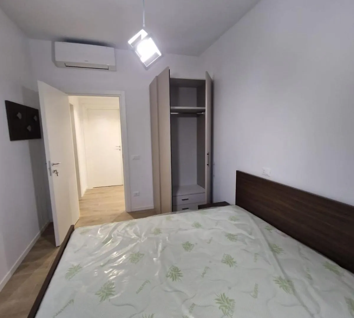 Imhome - Largo Gemito Milano 0*,  Italia